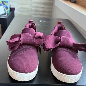 Bandolino Burgundy Flats with Bow Accent